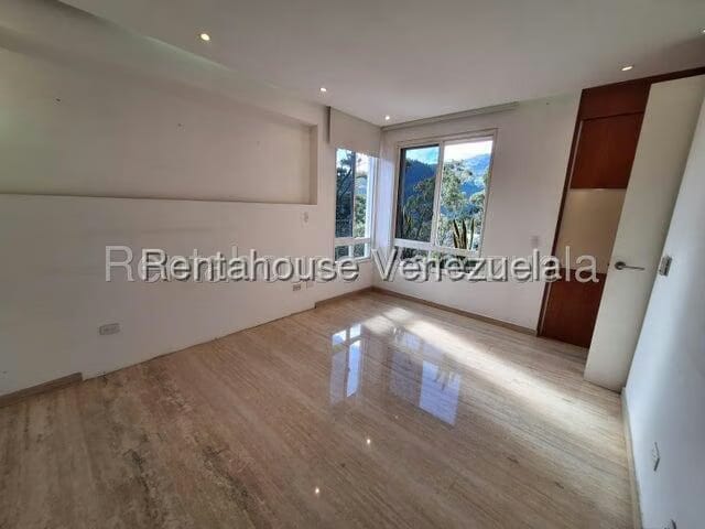 Apartamento (1 Nivel) en Alquiler en Colinas de La Tahona, Distrito Metropolitano - 17