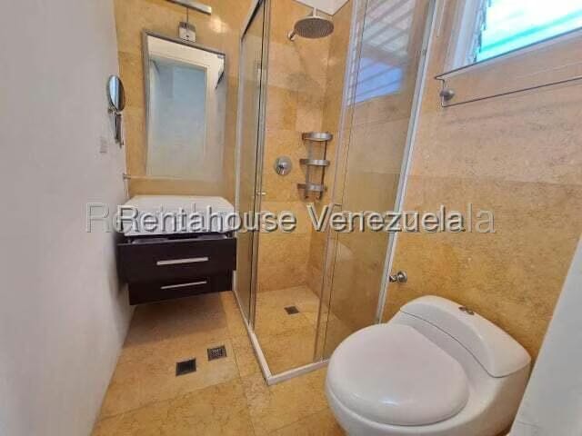 Apartamento (1 Nivel) en Alquiler en Colinas de La Tahona, Distrito Metropolitano - 20