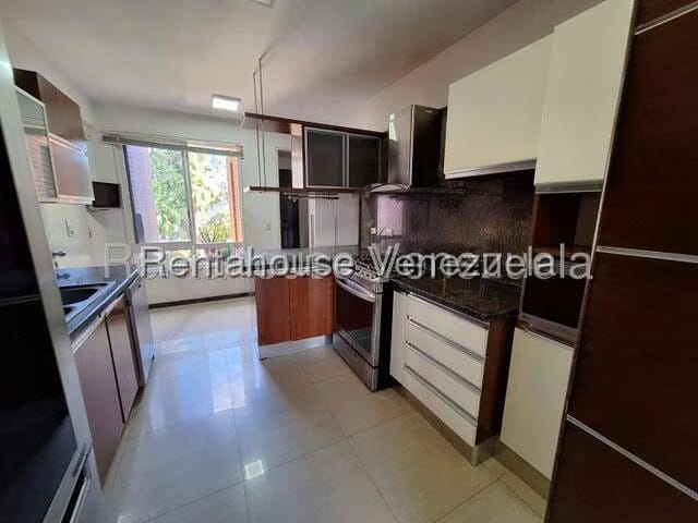 Apartamento (1 Nivel) en Alquiler en Colinas de La Tahona, Distrito Metropolitano - 5