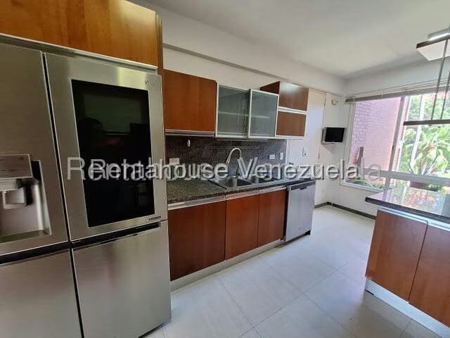 Apartamento (1 Nivel) en Alquiler en Colinas de La Tahona, Distrito Metropolitano - 6