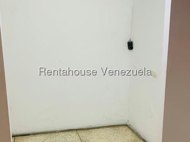 Comercial (Local Comercial) en Alquiler en El Marques, Distrito Metropolitano - 3