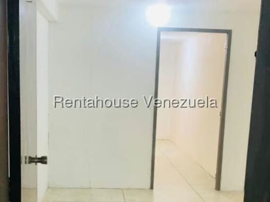 Comercial (Local Comercial) en Alquiler en El Marques, Distrito Metropolitano - 8