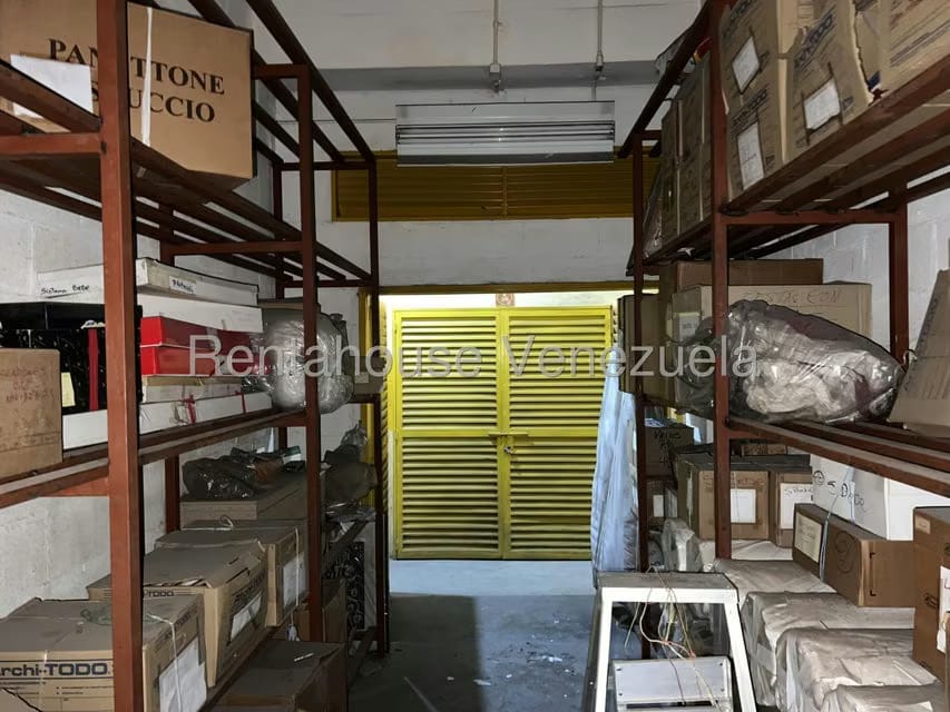 Comercial (Galpon - Deposito) en Venta en Los Cortijos de Lourdes, Distrito Metropolitano - 8