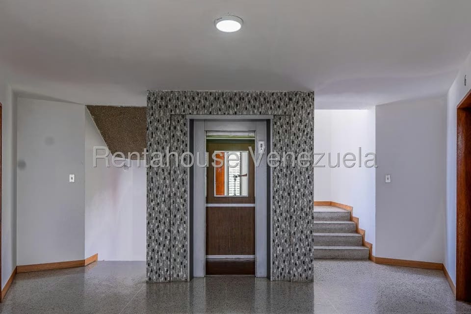 Comercial (Edificio) en Venta en Colinas de Bello Monte, Distrito Metropolitano - 35
