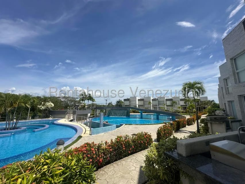 Townhouse (1 Nivel) en Venta en Puerto Encantado, Miranda - 2