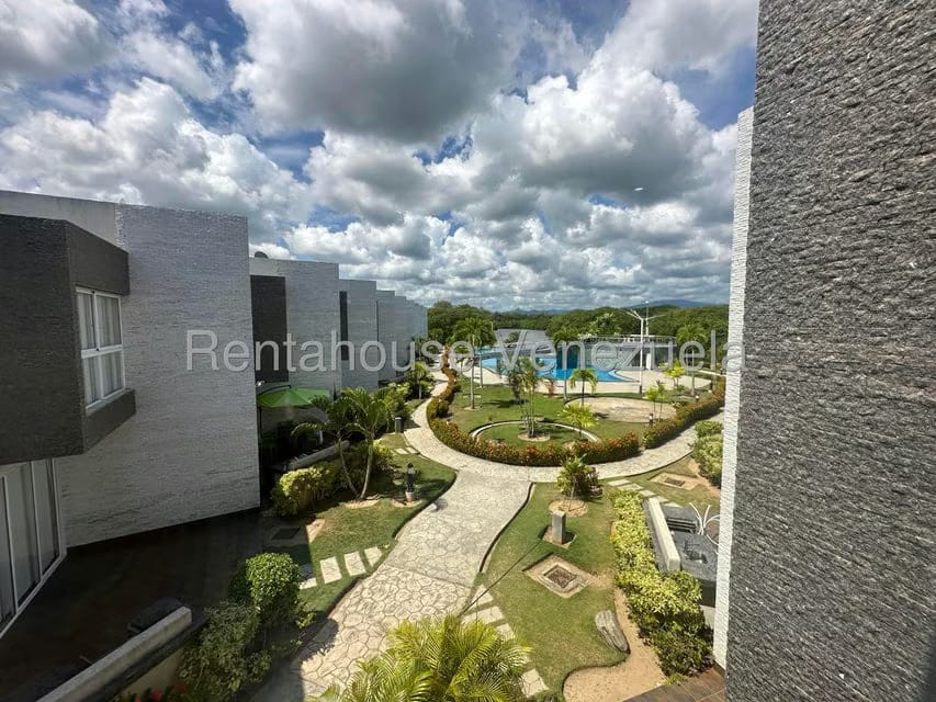 Townhouse (1 Nivel) en Venta en Puerto Encantado, Miranda - 26