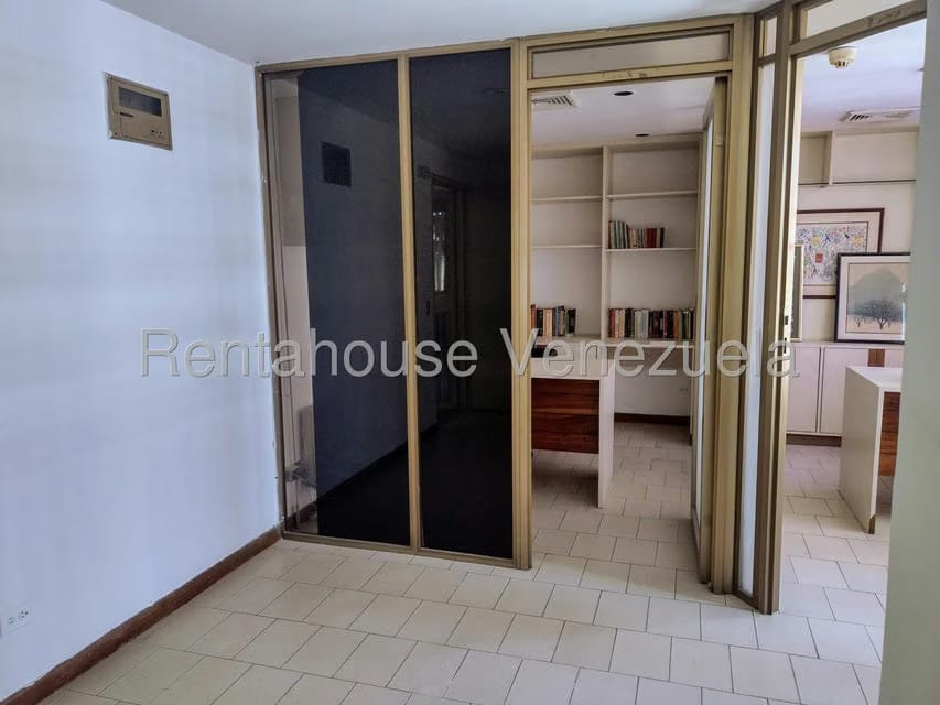 Comercial (Oficina) en Alquiler en Parroquia Catedral, Distrito Metropolitano