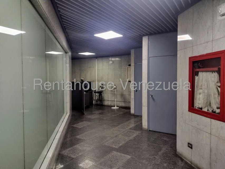 Comercial (Oficina) en Alquiler en Parroquia Catedral, Distrito Metropolitano - 12