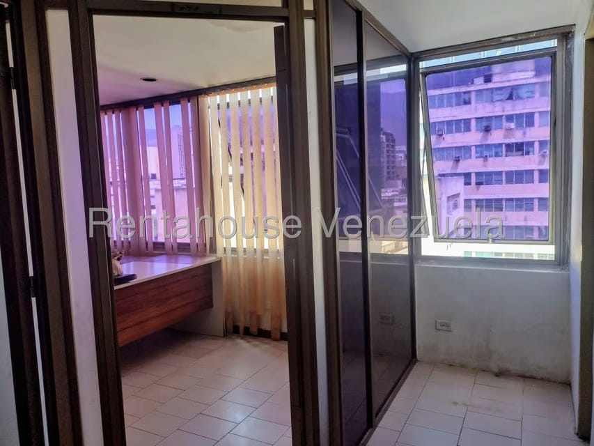 Comercial (Oficina) en Alquiler en Parroquia Catedral, Distrito Metropolitano - 5
