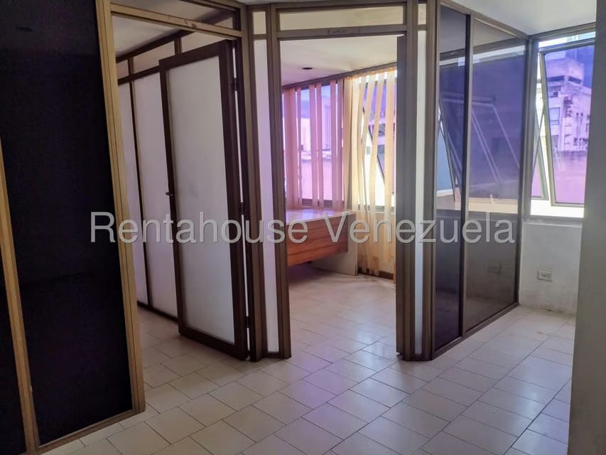 Comercial (Oficina) en Alquiler en Parroquia Catedral, Distrito Metropolitano - 8