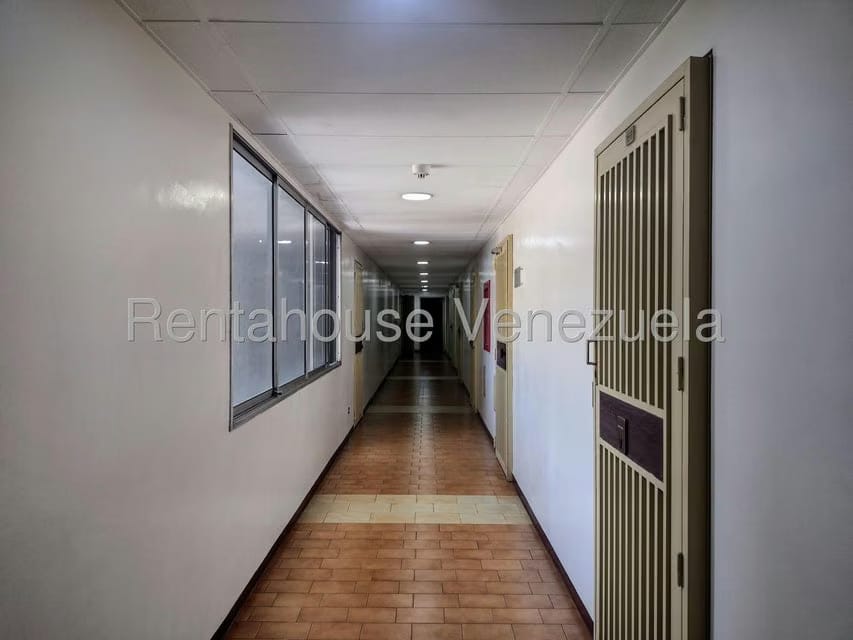 Comercial (Oficina) en Alquiler en Parroquia Catedral, Distrito Metropolitano - 10