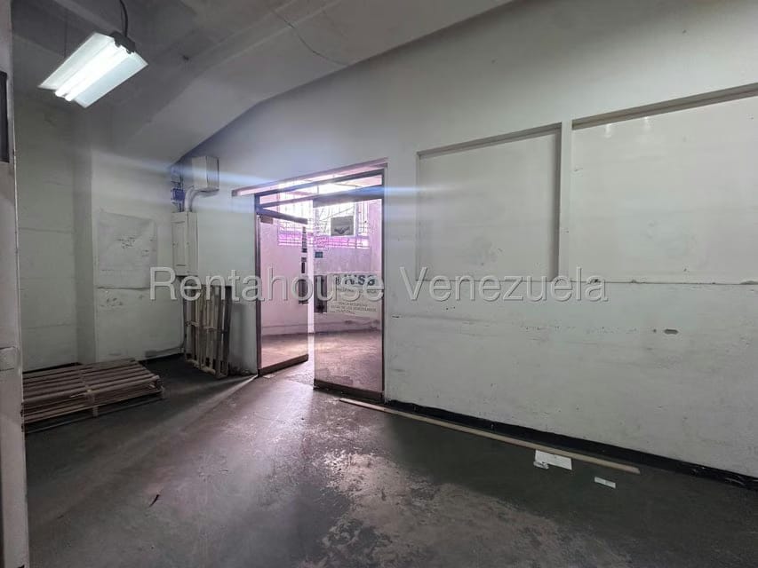 Comercial (Galpon - Deposito) en Alquiler en Guaicay, Distrito Metropolitano - 10