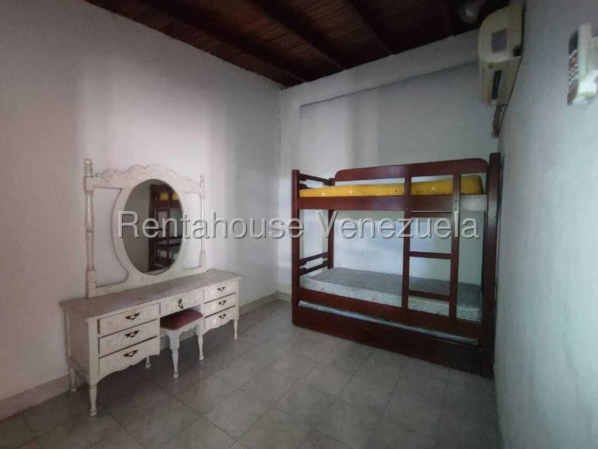 Casa (Duplex) en Alquiler en Los Bucares, Lara - 28