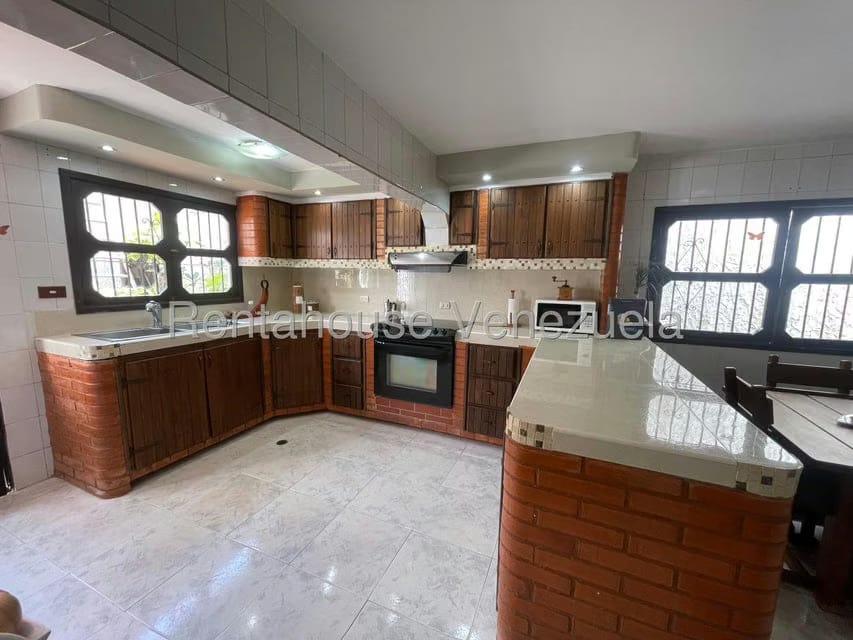 Casa (Multipes Niveles) en Venta en Baruta, Distrito Metropolitano - 13