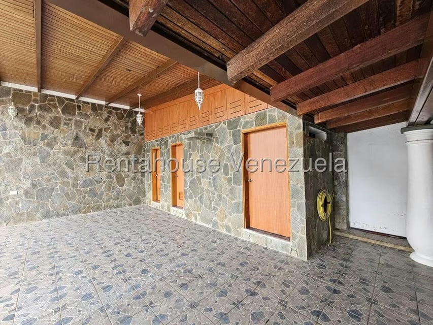 Casa (Duplex) en Venta en Cumbres de Curumo, Distrito Metropolitano - 18