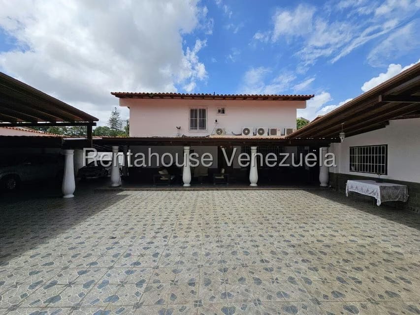 Casa (Duplex) en Venta en Cumbres de Curumo, Distrito Metropolitano - 23
