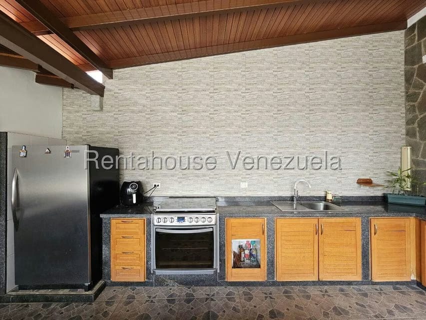 Casa (Duplex) en Venta en Cumbres de Curumo, Distrito Metropolitano - 27