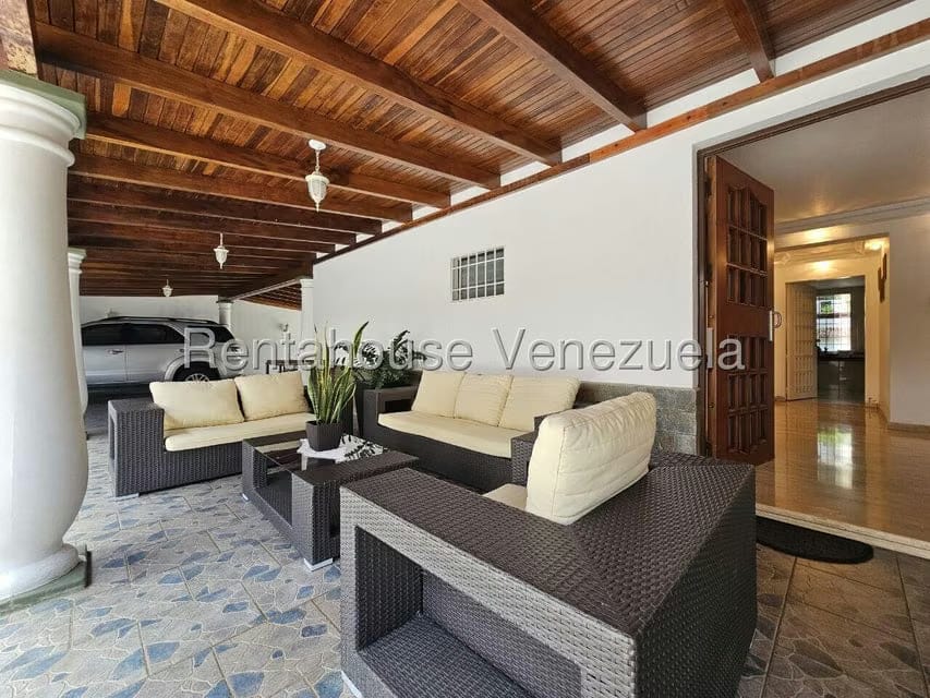 Casa (Duplex) en Venta en Cumbres de Curumo, Distrito Metropolitano - 29