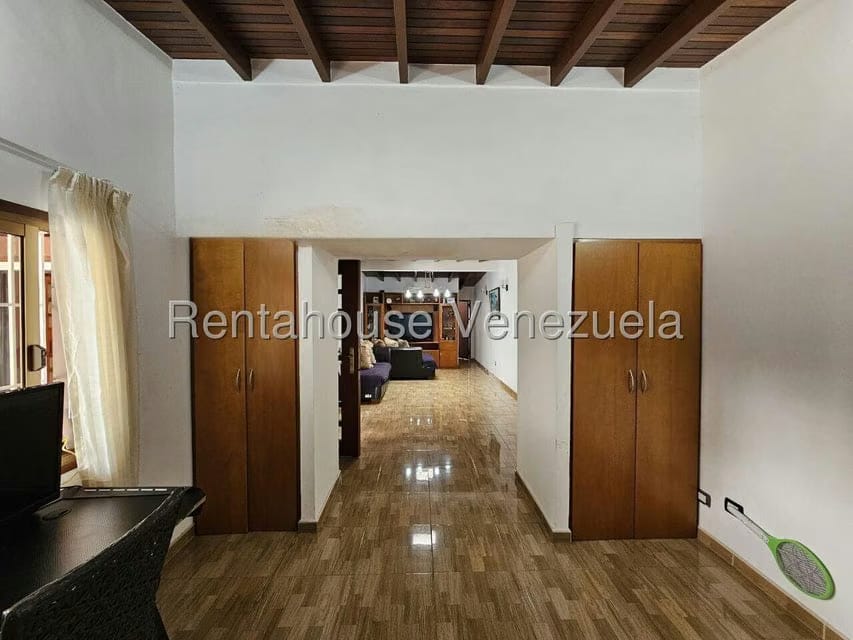 Casa (Duplex) en Venta en Cumbres de Curumo, Distrito Metropolitano - 35
