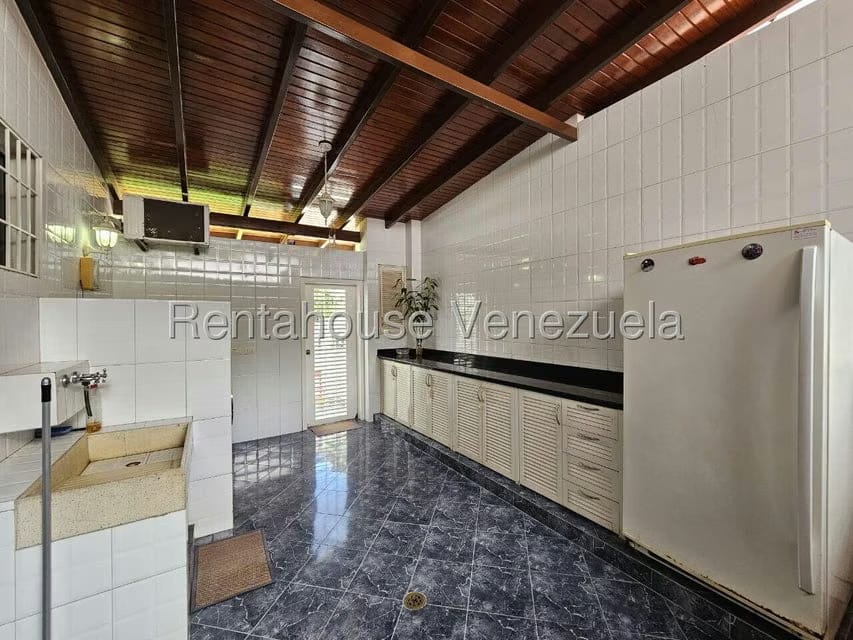 Casa (Duplex) en Venta en Cumbres de Curumo, Distrito Metropolitano - 37