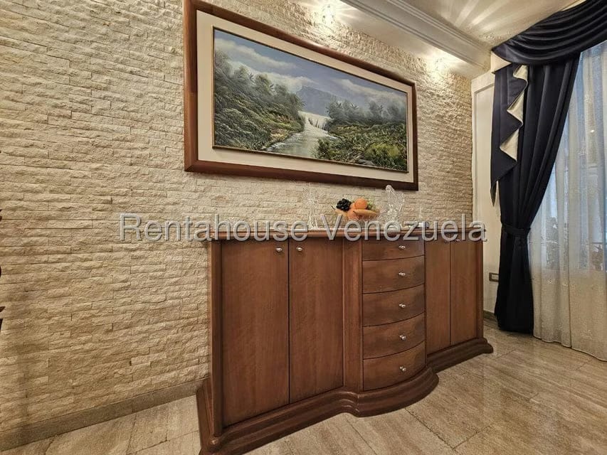 Casa (Duplex) en Venta en Cumbres de Curumo, Distrito Metropolitano - 39