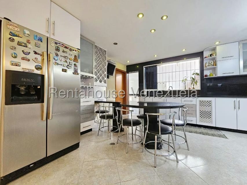 Casa (Duplex) en Venta en Cumbres de Curumo, Distrito Metropolitano - 40