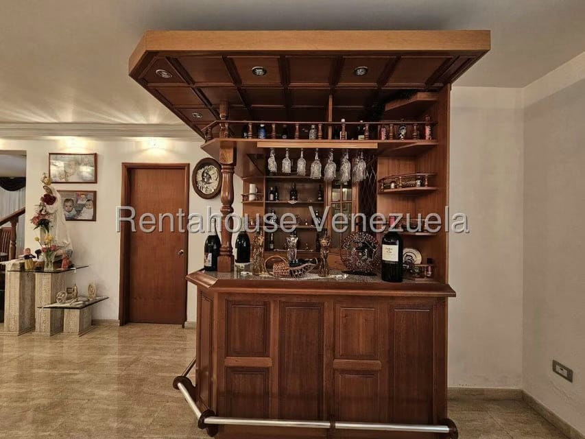 Casa (Duplex) en Venta en Cumbres de Curumo, Distrito Metropolitano - 52