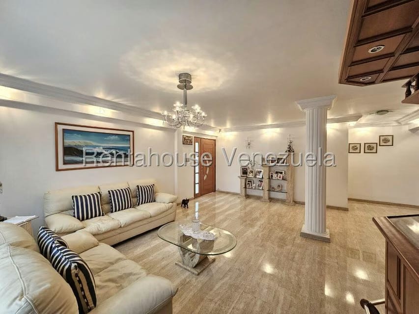 Casa (Duplex) en Venta en Cumbres de Curumo, Distrito Metropolitano - 53