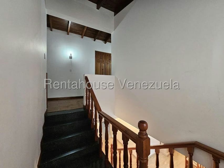 Casa (Duplex) en Venta en Cumbres de Curumo, Distrito Metropolitano - 54