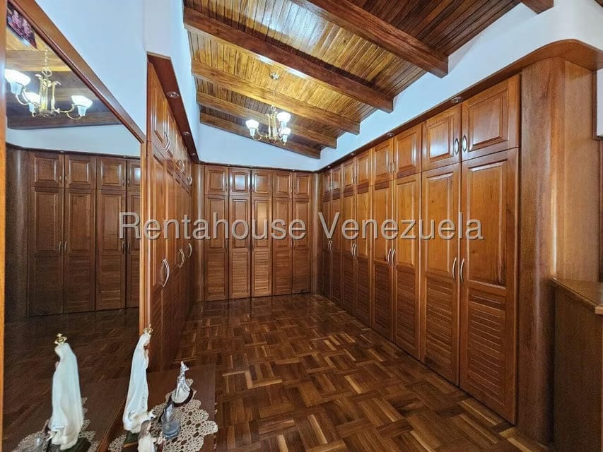 Casa (Duplex) en Venta en Cumbres de Curumo, Distrito Metropolitano - 59