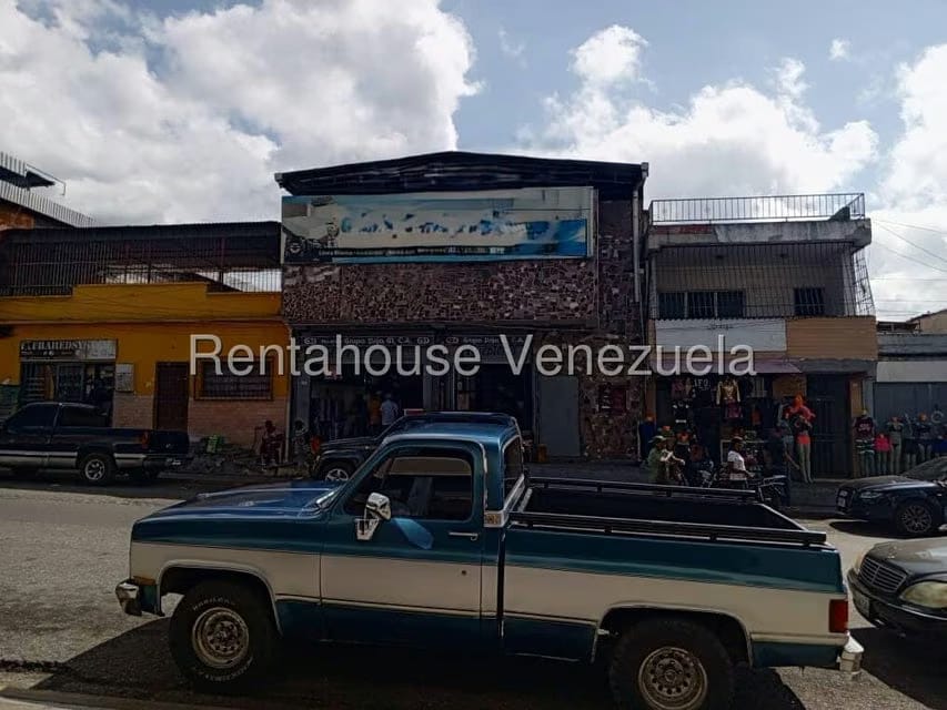 Casa (Multipes Niveles) en Venta en Guatire, Miranda