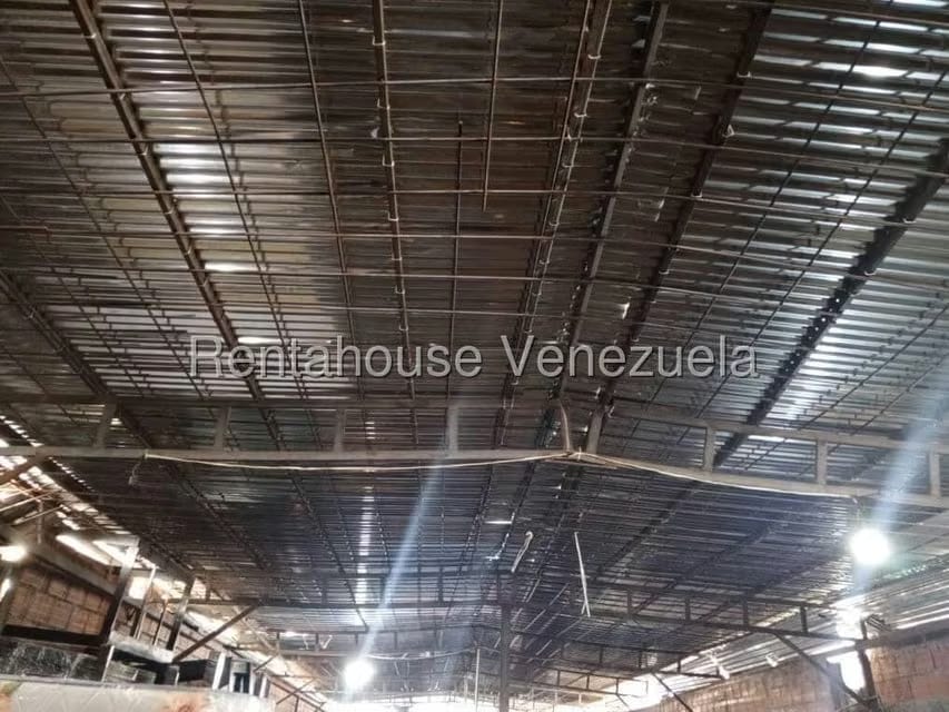 Casa (Multipes Niveles) en Venta en Guatire, Miranda - 31