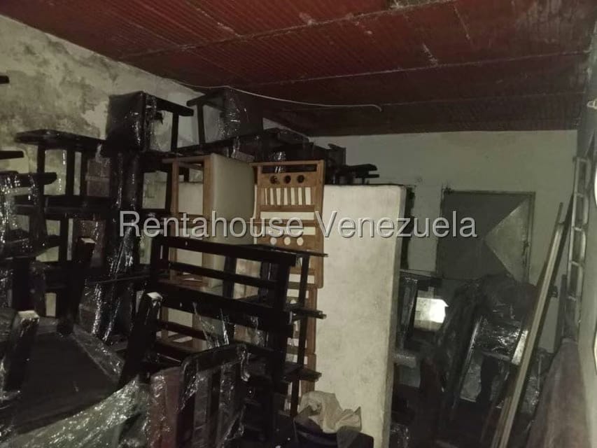 Casa (Multipes Niveles) en Venta en Guatire, Miranda - 35