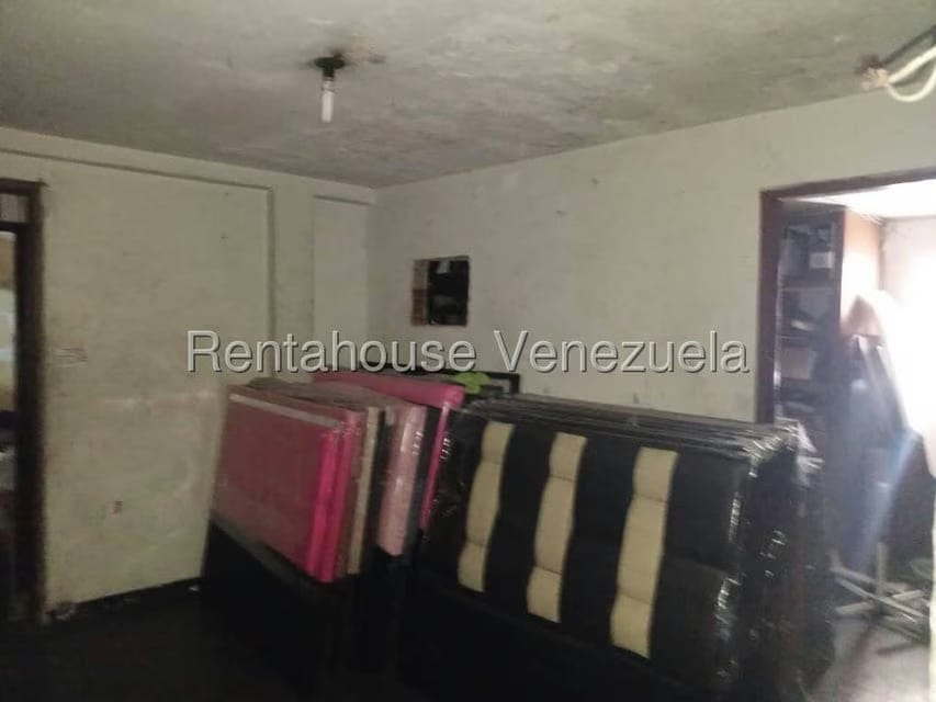 Casa (Multipes Niveles) en Venta en Guatire, Miranda - 37