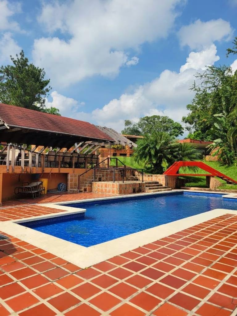 Venta de Casa en Guataparo Country - 3