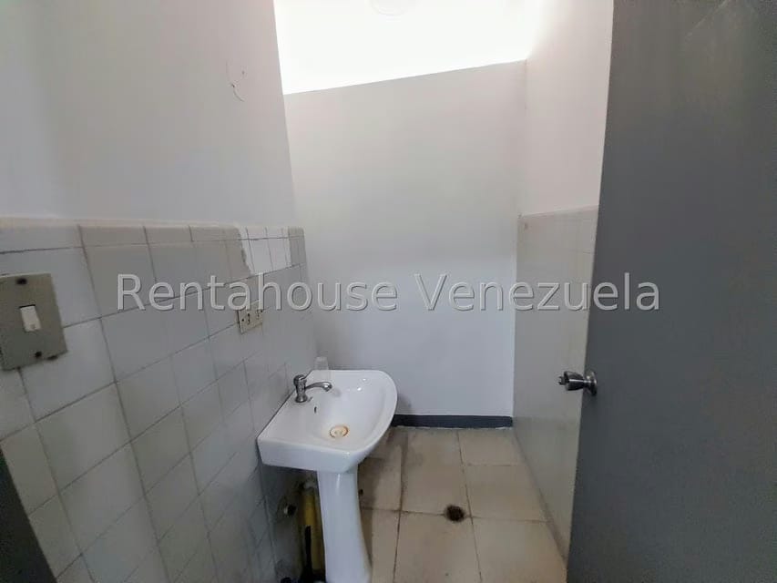 Comercial (Consultorio Medico) en Alquiler en Centro, Lara - 9