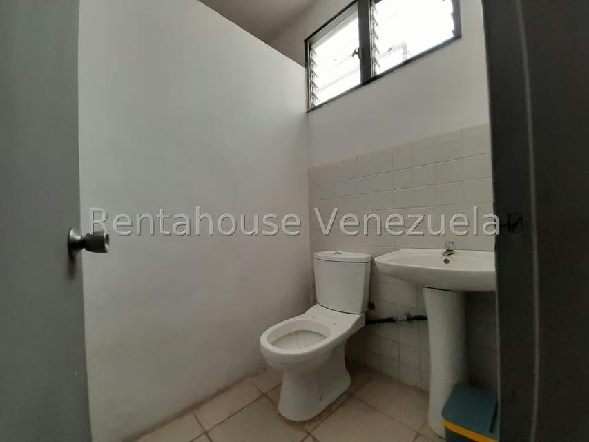 Comercial (Consultorio Medico) en Alquiler en Centro, Lara - 10