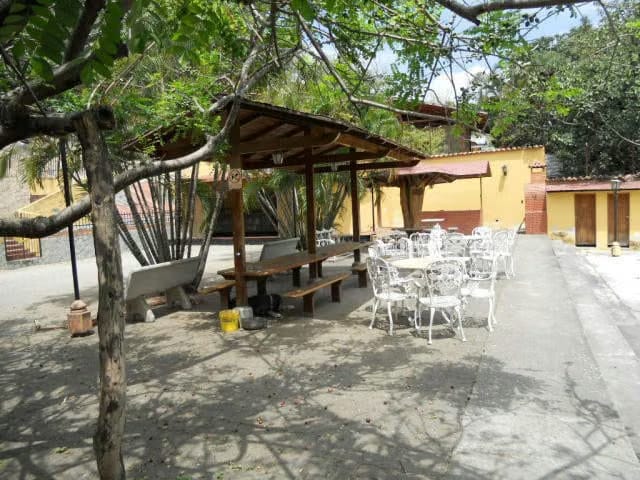 Casa (Colonial) en Venta en Las Barrancas, Miranda - 21