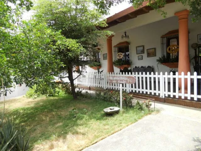 Casa (Colonial) en Venta en Las Barrancas, Miranda - 26