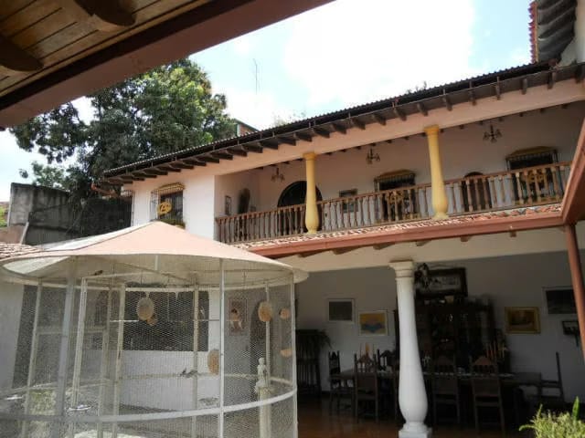 Casa (Colonial) en Venta en Las Barrancas, Miranda - 4