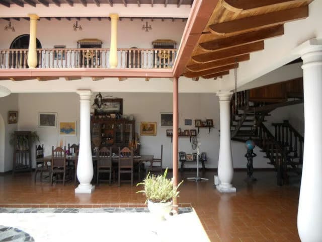 Casa (Colonial) en Venta en Las Barrancas, Miranda - 5
