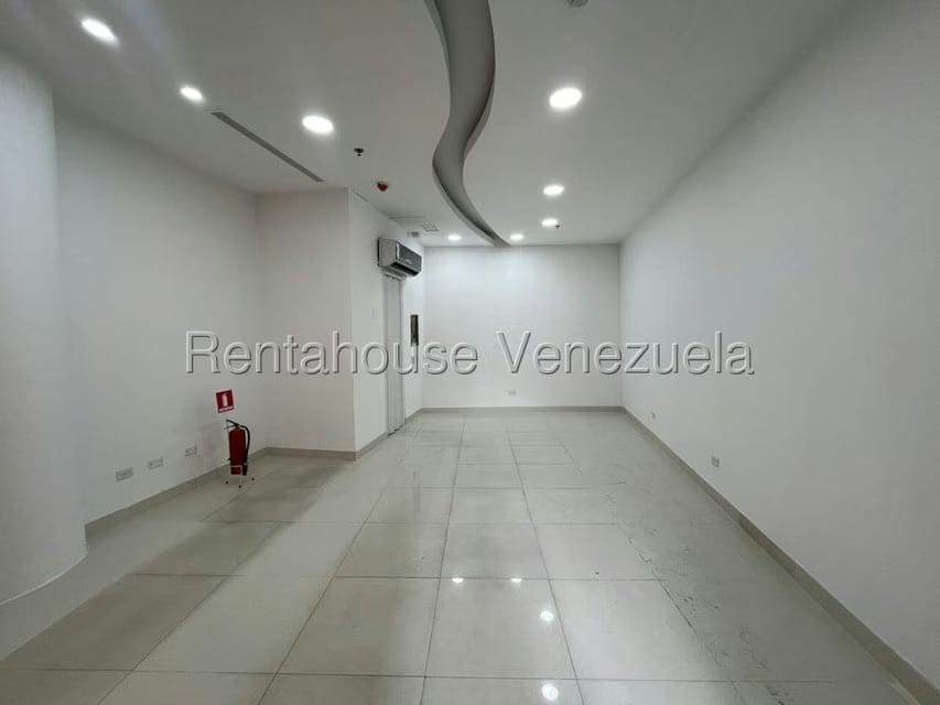 Comercial (Local Comercial) en Alquiler en La Castellana, Distrito Metropolitano - 11