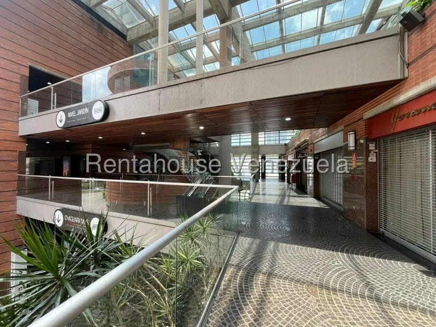 Comercial (Local Comercial) en Alquiler en La Castellana, Distrito Metropolitano - 4