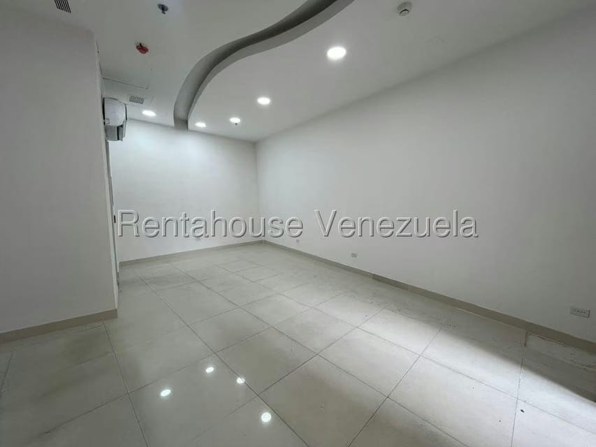 Comercial (Local Comercial) en Alquiler en La Castellana, Distrito Metropolitano - 8