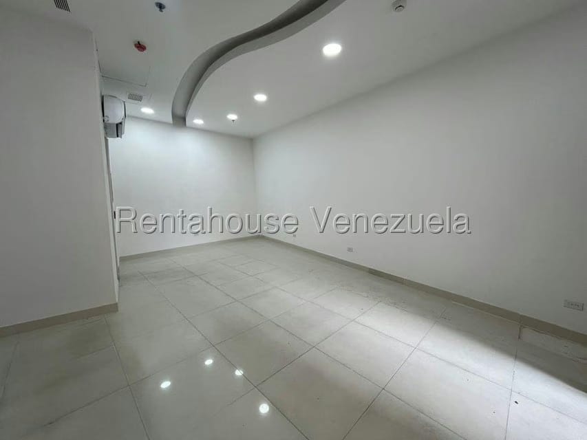 Comercial (Local Comercial) en Alquiler en La Castellana, Distrito Metropolitano - 9