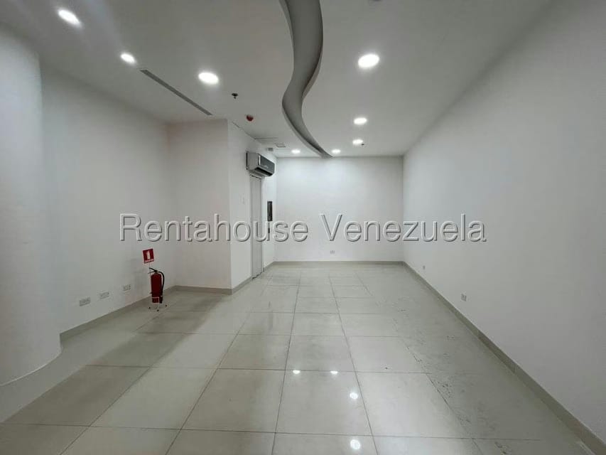Comercial (Local Comercial) en Alquiler en La Castellana, Distrito Metropolitano - 10