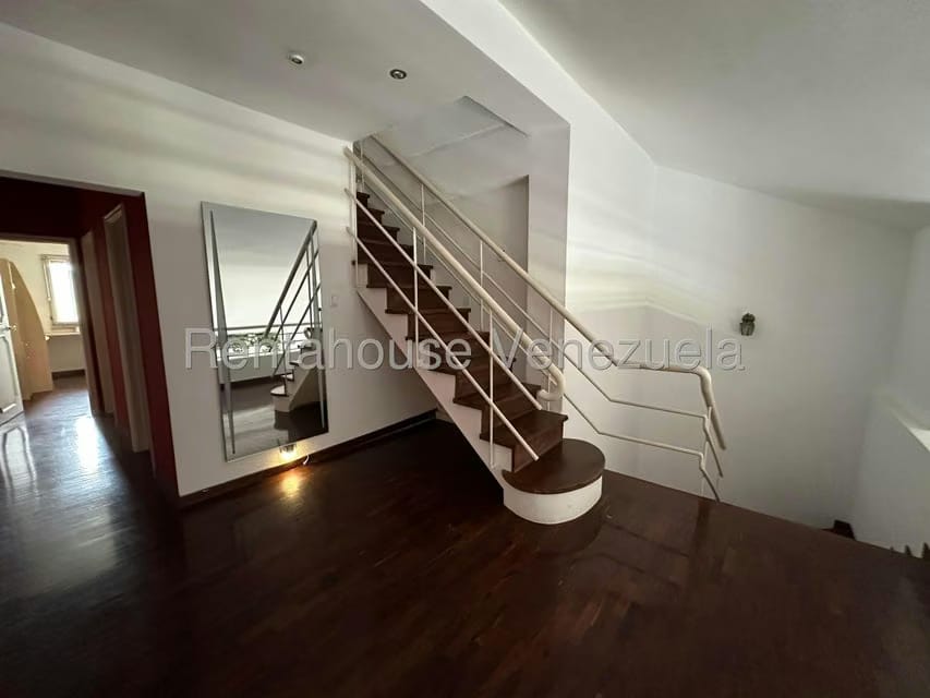 Apartamento (Multiples Niveles) en Venta en Miranda, Distrito Metropolitano - 24