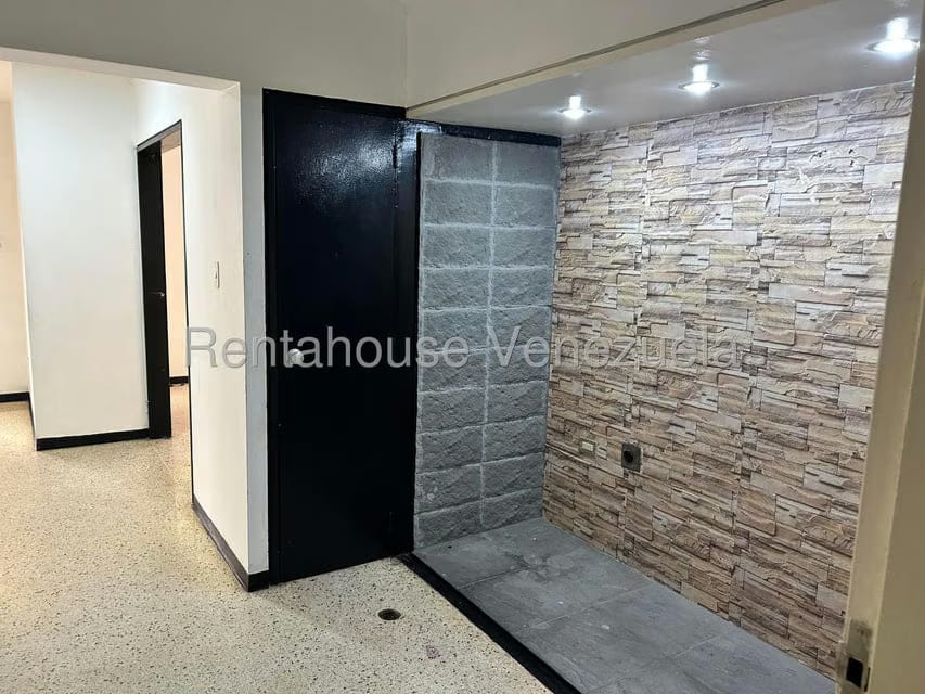 Comercial (Oficina) en Alquiler en Bello Monte, Distrito Metropolitano - 2
