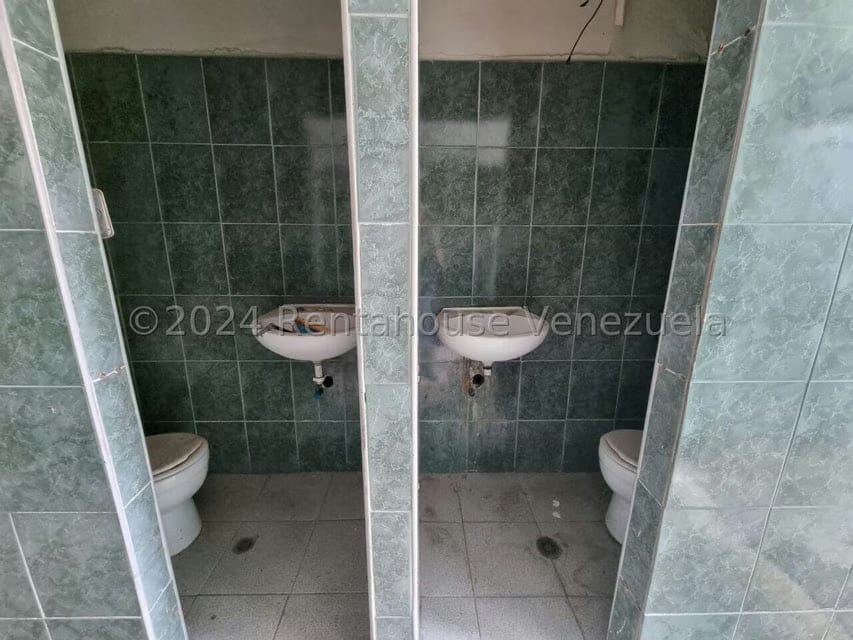 Terreno (Comercial) en Venta en Parroquia Catedral, Lara - 28