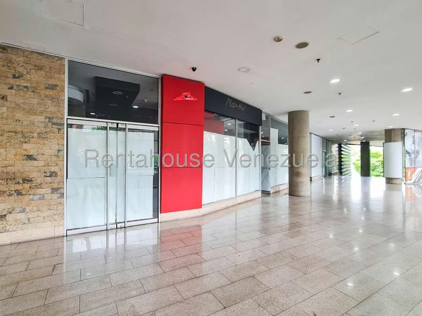 Comercial (Local Comercial) en Alquiler en Los Dos Caminos, Distrito Metropolitano - 2